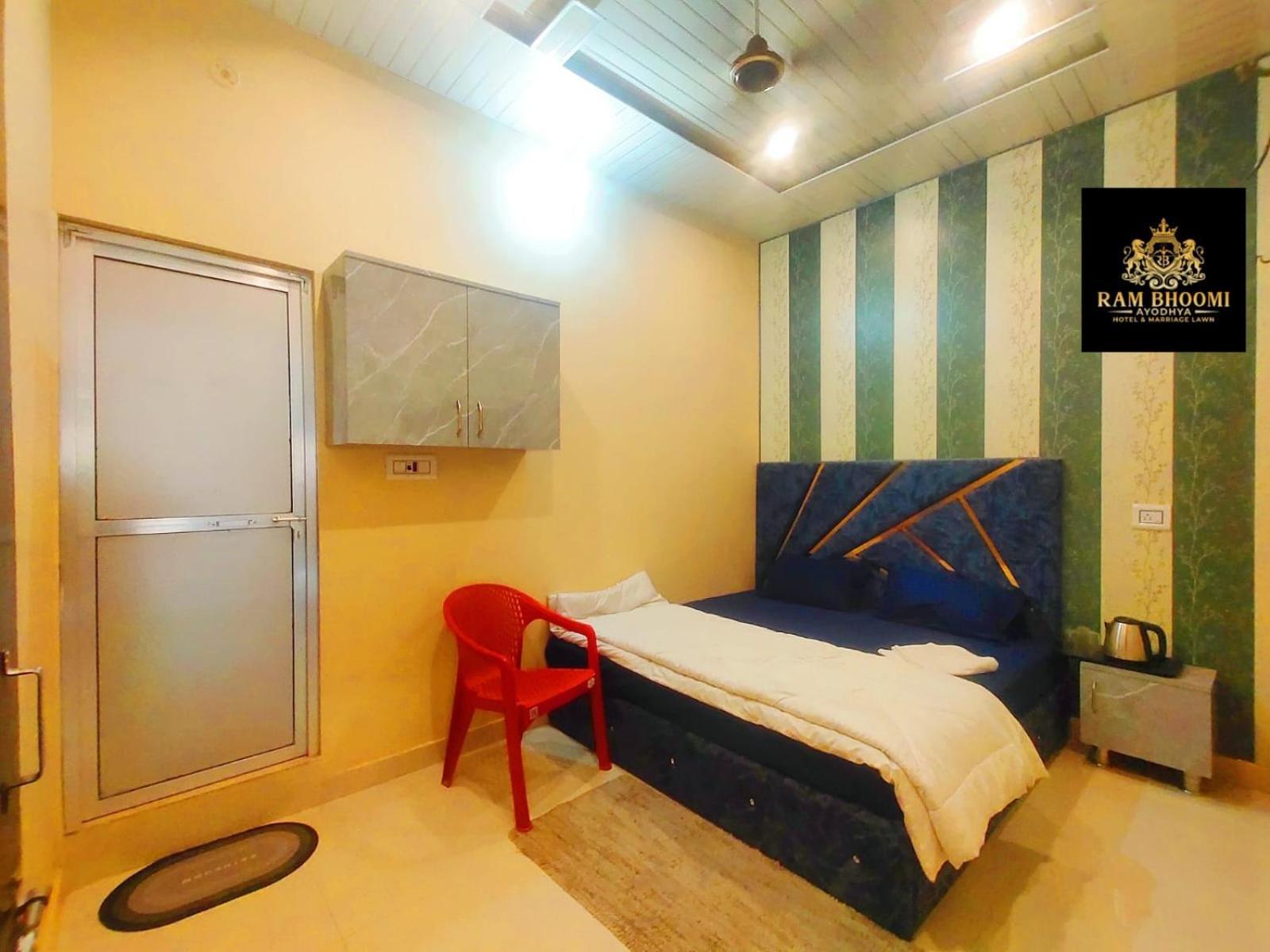 Hotel Rambhoomi Ayodhya Szoba fotó