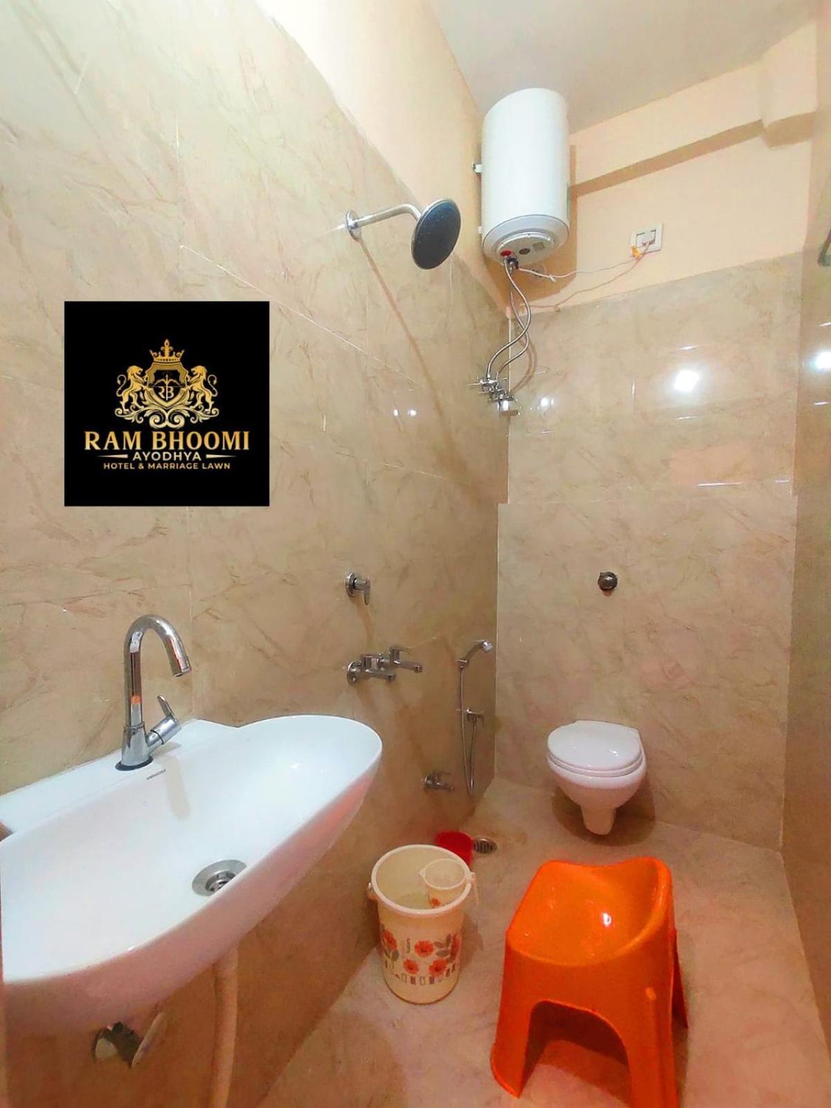 Hotel Rambhoomi Ayodhya Kültér fotó